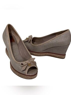 Tory Burch Wedges Size 8.5 Espadrille Peep Toe Beige Glitter Canvas Jackie Bow
